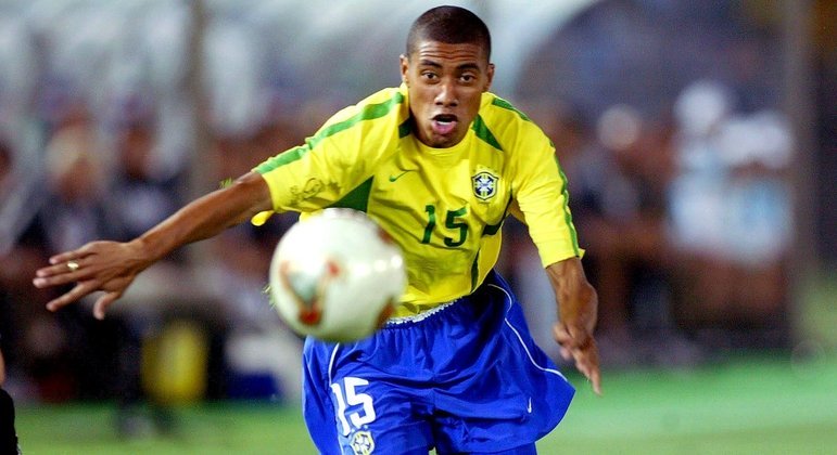 2002 - O grande momento da carreira de Kléberson foi também bastante surpreendente. Aposta de última hora de Felipão, o jovem foi uma surpresa, mas vinha se destacando no Athletico-PR. Mesmo assim, acabou convocado no meio de outros gigantes e brilhou.