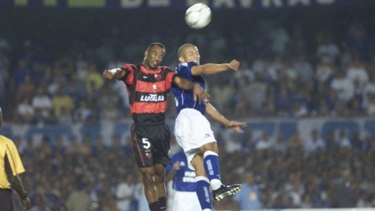 2003 - Seis anos mais tarde, o Flamengo chegou à final após eliminar Botafogo-BP, Ceará, Remo, Vitória e Sport. Na decisão contra o Cruzeiro, no entanto, a equipe perdeu por 4 a 2 no agregado.