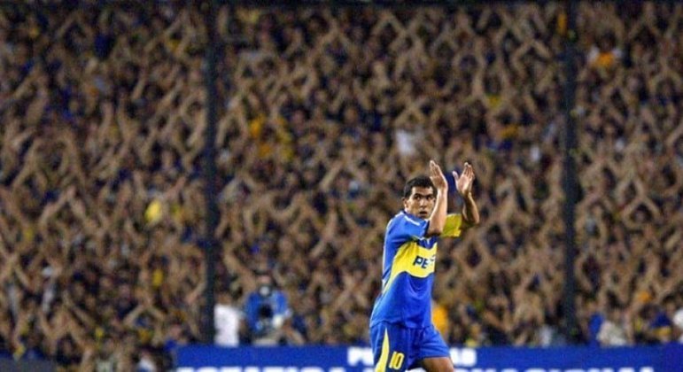 2004 - Boca Juniors-ARG x Bolívar-BOL - Campeão: Boca Juniors