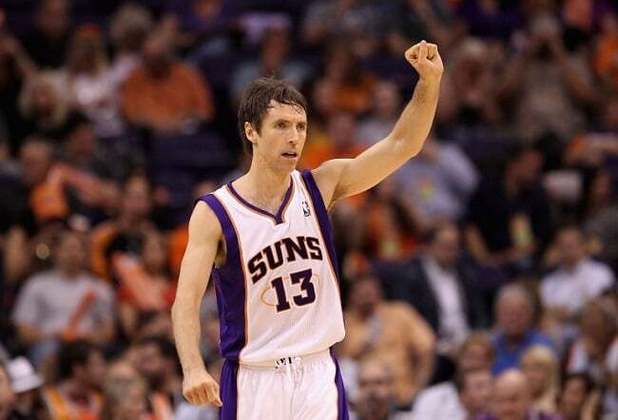 2004/2005 - Steve Nash: armador (Canadá) / Time: Phoenix Suns (vice-campeão da Conferência Oeste) - Campeão da NBA: San Antonio Spurs.