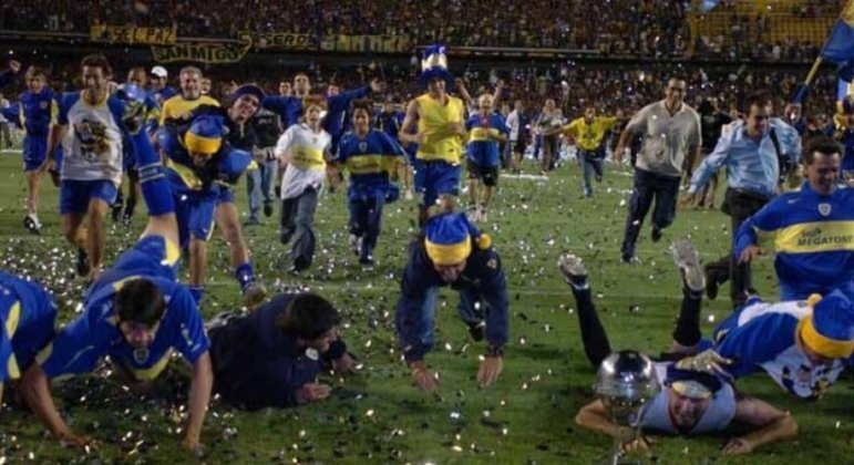 2005 - Boca Juniors-ARG x Pumas-MEX - Campeão: Boca Juniors-ARG
