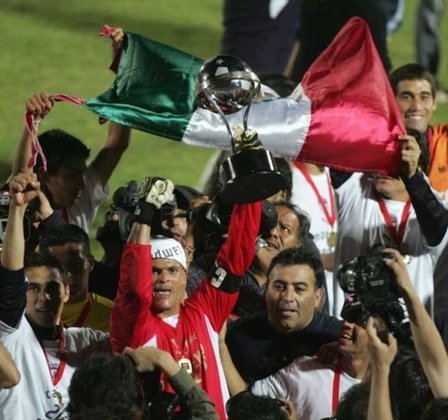 2006 - Campeão: Pachuca (MEX) / Vice: Colo-Colo (PAR).