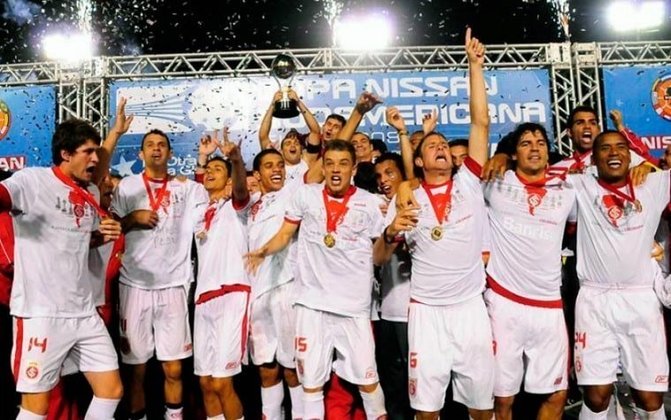 2008 – Internacional x Estudiantes-ARG – Campeão: Internacional