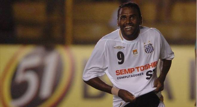 2008 - Kléber Pereira, 21 gols (Santos): o goleador se aposentou em 2013, defendendo as cores do Moto Clube (MA). Depois de ser artilheiro pelo Peixe, atuou pelo Internacional e Vitória.
(Foto: Lancepress!)