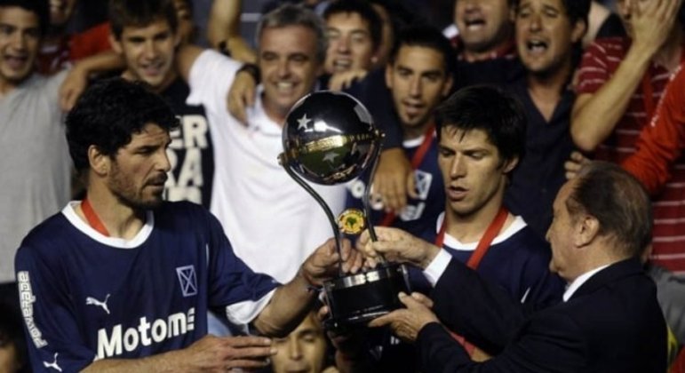 2010 - Independiente-ARG x Goiás - Campeão: Independiente-ARG