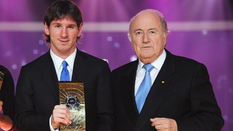 2010 - Vencedor: Messi (Barcelona) - Vice e terceiro: Iniesta (Barcelona) e Xavi (Barcelona).