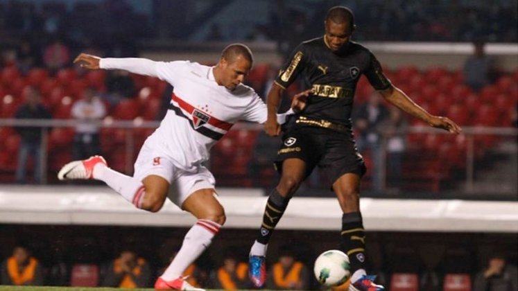 2012: São Paulo 4 x 0 Botafogo-SP, no Morumbi