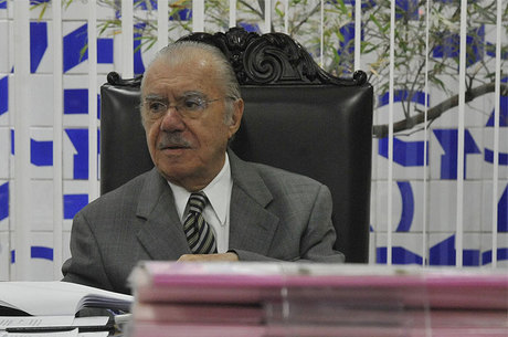 Sarney quer retomar o governo