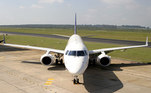 O VC-2 – Embraer 190 é segundo avião presidencial do Brasil. O VC-1 e o VC-2 também foram apelidados de palácios voadores