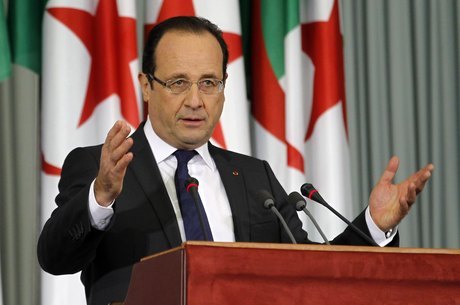 François Hollande, presidente da França, classificou o incidente como atentado: "Não há outras palavras para isso". 
