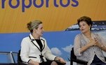 Brasília - A ministra-chefe da Casa Civil, Gleisi Hoffmann, e a presidenta Dilma Rousseff durante cerimônia de anúncio do Programa de Investimentos em Logística para os aeroportos, no Palácio do Planalto.