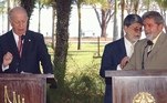 Os presidentes Luiz Inácio Lula da Silva e Ricardo Lagos, do Chile, falam à imprensa na Granja do Torto. Ao fundo, o ministro das Relações Exteriores, Celso Amorim.