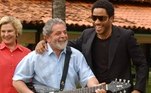 O presidente Luiz Inácio Lula da Silva recebe na Granja do Torto,o cantor americano Lenny Kravitz , que vai doar ao programa Fome Zero uma guitarra usada durante turnê de shows pelo Brasil