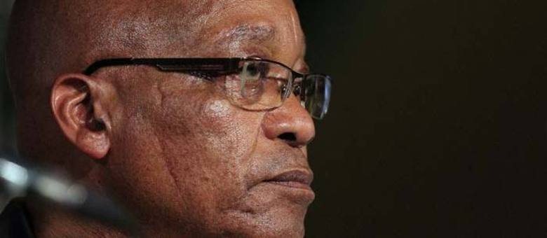 Presidente Jacob Zuma enfrenta crescente insatisfação popular e acusações de corrupção