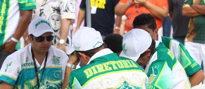 Integrantes da diretoria da Mancha Verde durante a apuração das escolas de samba de São Paulo 
