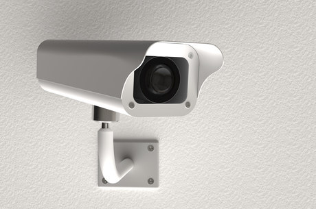 Modelos simples de câmera de vigilância custam menos de R$ 200