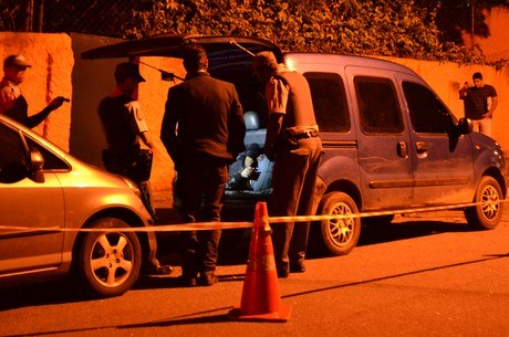 PM foi encontrado algemado e morto dentro de um carro na zona sul de SP