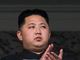 

Kim
Jong-un foi nomeado para governar a Coreia do Norte, em 19 de dezembro de
2011, logo após a morte de seu pai, Kim Jong-il.<br><br>O atual líder norte-coreano não era, inicialmente, apontado como o favorito na sucessão do governo. Na época, analistas concentravam a atenção nos seus irmãos Kim
Jong-nam (irmão apenas por parte de pai) e Kim Jong-chol, ambos mais velhos que ele
