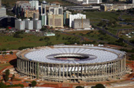 Estádio Mané Garrincha teria rendido propina a dois ex-governadores
