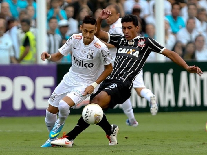 

Protagonistas das equipes, os craques Neymar e Paulinho
podem estar de saída do futebol brasileiro

