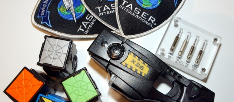Arma de choque modelo X26, de fabricação da Taser, que foi criticada pelo relatório da Anistia Internacional
