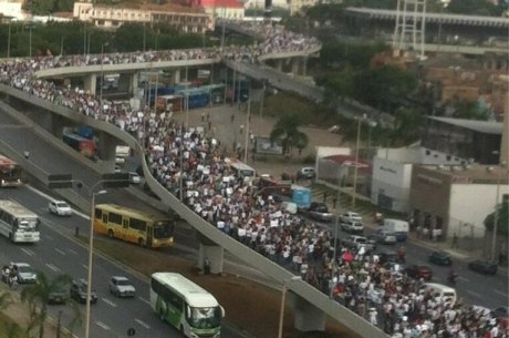 Manifestantes tomaram o Complexo da Lagoinha em direção ao Mineirão