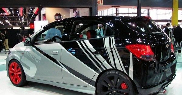 Tuning: GM radicaliza e mostra Chevrolet Onix com visual superesportivo ...