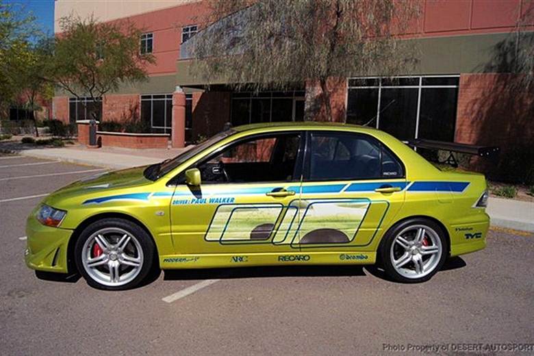 Mitsubishi Lancer EVO pilotado pelo astro Paul Walker em Velozes e