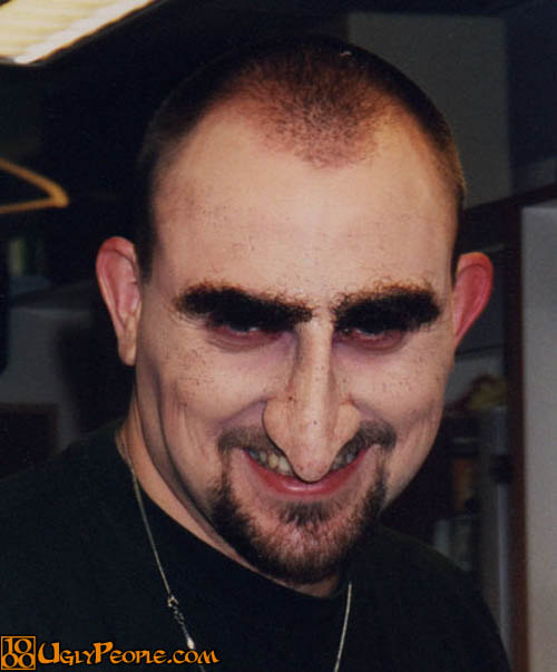 Site bizarro elege os homens mais feios do mundo! Fotos R7 Hora 7