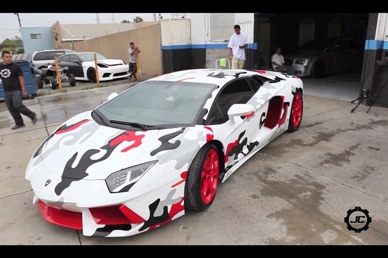 Chris Brown manda pintar Lamborghini de R$ 3 milhões com mesma estampa de  seu tênis favorito - Fotos - R7 Carros