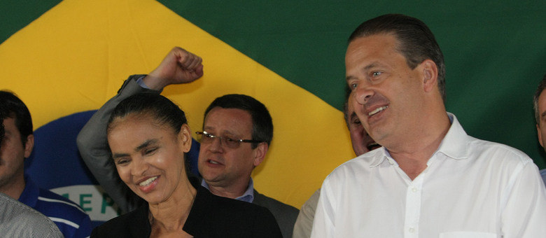 Marina Silva se filia a PSB de Eduardo Campos, mas não revela se será candidata a vice-presidente