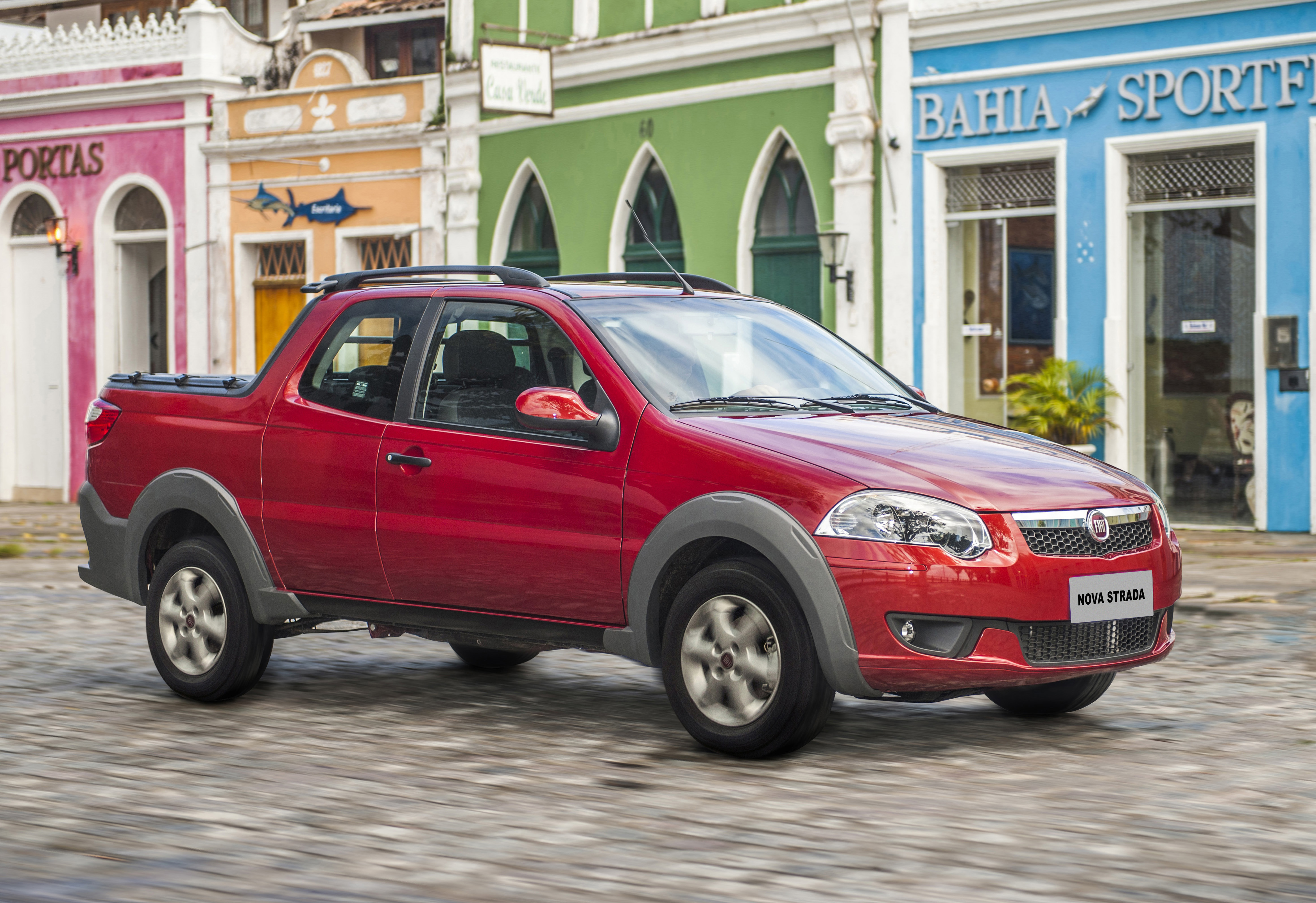 Sucesso Nas Lojas Fiat Strada Chega à Linha 2015 Com Opção De Teto