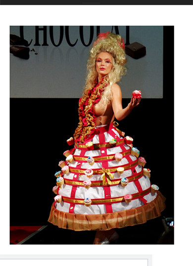 Desfile mostra roupas feitas com chocolate e outros doces - Fotos - R7 Moda