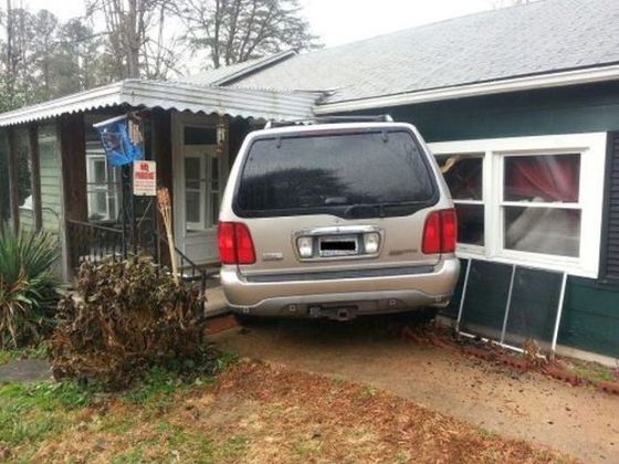 Confira os acidentes de carro mais bizarros já vistos - Fotos - R7 Humor