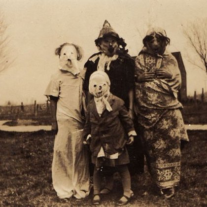 o avesso da moda: fantasia para o dia das bruxas  Bruxa vintage, Bruxas,  Fotos antigas assustadoras