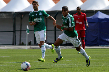 Foi bicampeão brasileiro e estava na Ásia, agora ex-Palmeiras vai jogar a  Série B