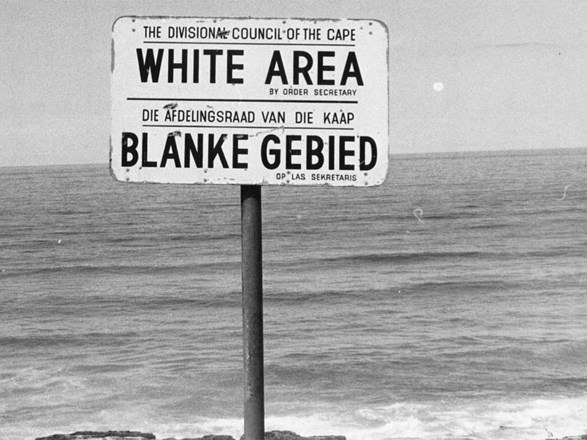Resultado de imagem para apartheid praia