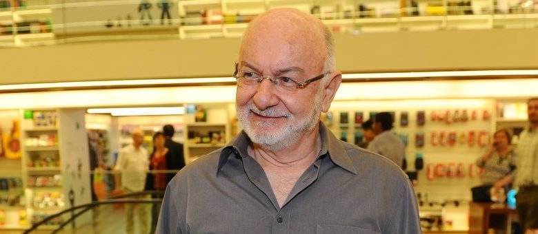 Silvio de Abreu é o diretor de dramaturgia da TV Globo Silvio de Abreu é o diretor de dramaturgia da TV Globo