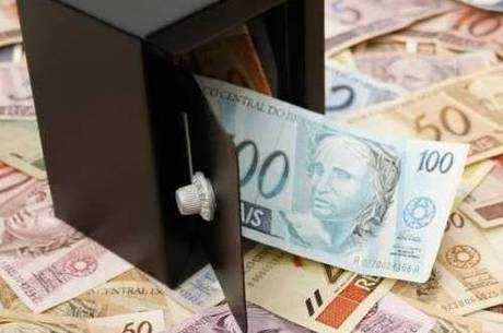 Inicialmente, governo propôs mínimo de R$ 1.002 Inicialmente, governo propôs mínimo de R$ 1.002
