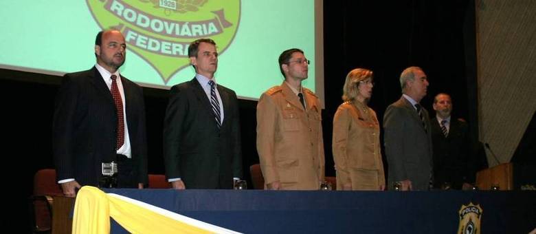 Superintendente DNIT, Ricardo Madalena; Superintendente da Polícia Federal, Roberto Troncon; Superintendente da PRF, Sérgio Heleno Azevedo de Amorim; Diretora DPRF , Maria Alice Nascimento Souza; Presidente SETCESP, Manuel Sousa Lima Júnior; Superintendente ABIN, Waldir Michelone Superintendente DNIT, Ricardo Madalena; Superintendente da Polícia Federal, Roberto Troncon; Superintendente da PRF, Sérgio Heleno Azevedo de Amorim; Diretora DPRF , Maria Alice Nascimento Souza; Presidente SETCESP, Manuel Sousa Lima Júnior; Superintendente ABIN, Waldir Michelone
