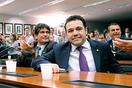 Analistas: discurso segmentado limita atuação de direitistas Analistas: discurso segmentado limita atuação de direitistas