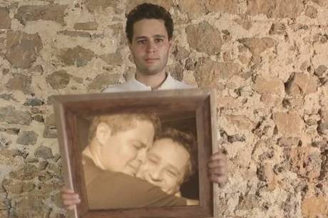 Pedro Leonardo faz homenagem às pessoas que lutaram por ele Pedro Leonardo faz homenagem às pessoas que lutaram por ele