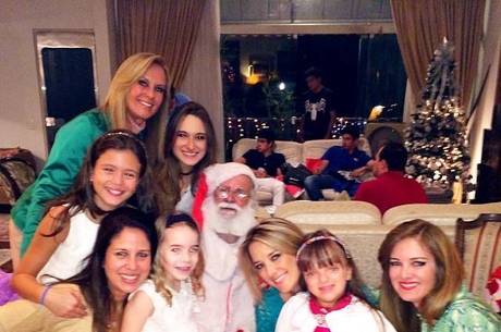 Família de Ticiane Pinheiro curtindo a noite de Natal