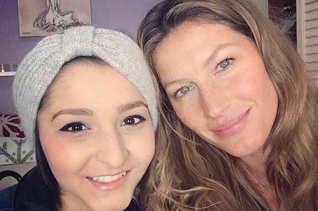 Gisele ao lado de Karina Gisele ao lado de Karina