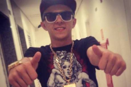 Com apenas 16 anos, MC Dudu já é sucesso no funk ostentação Com apenas 16 anos, MC Dudu já é sucesso no funk ostentação