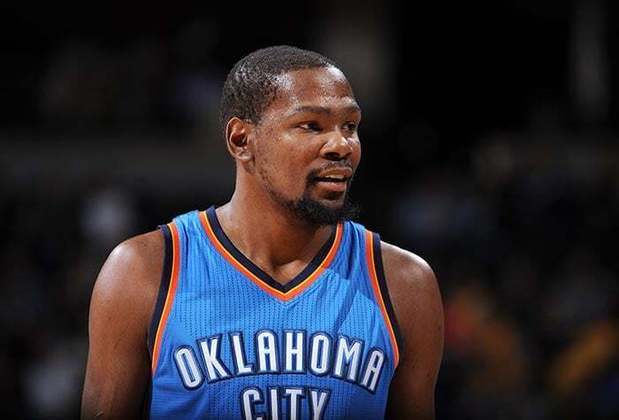 2013/2014 - Kevin Durant: ala (Estados Unidos) / Time: Oklahoma CIty Thunder (vice-campeão da Conferência Oeste) - Campeão da NBA: San Antonio Spurs.