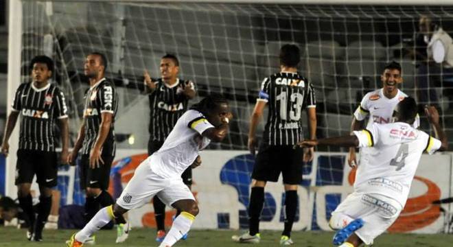 2014 - Santos 5 x 1 Corinthians - A 'mini vingança' do 7 a 1 levado em 2005. O Santos goleou o rival na Vila Belmiro e poderia ter feito mais. Thiago Ribeiro (2), Gabigol, Arouca e Bruno Peres marcaram na goleada. 