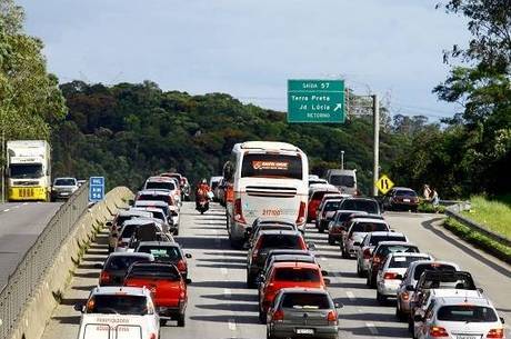 Motoristas pedem que passageiros guardem seus pertences Motoristas pedem que passageiros guardem seus pertences