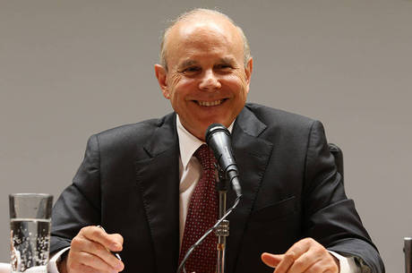 Previsões de Mantega foram mais otimistas que a realidade Previsões de Mantega foram mais otimistas que a realidade