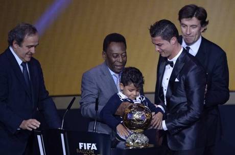 Cristiano Ronaldo é o vencedor do Bola de Ouro 2013 da Fifa